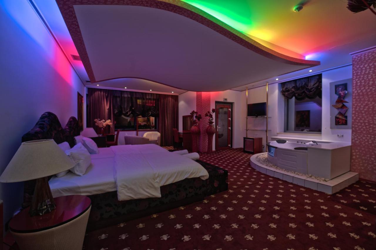 Hotel Rosa Blu Tirana Exterior foto